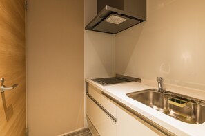 Superior Room, Non Smoking (B) | Dapur peribadi | Peti sejuk, ketuhar gelombang mikro, dapur, pemanggang 