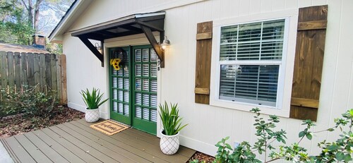 The Cottage on Colonial