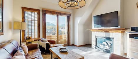 TV, fireplace, DVD player