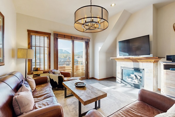 TV, fireplace, DVD player