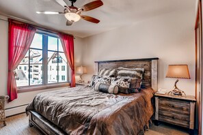 2 bedrooms, iron/ironing board, Internet, bed sheets