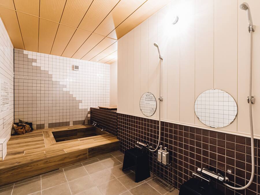 ichi | Bathroom | Combined shower/tub, spring water tub, hair dryer, slippers