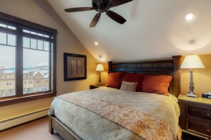 4 Schlafzimmer, Bügeleisen/Bügelbrett, Internetzugang, Bettwäsche