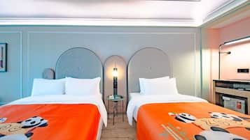 Classic Family Room | Minibar, desk, laptop workspace, free WiFi