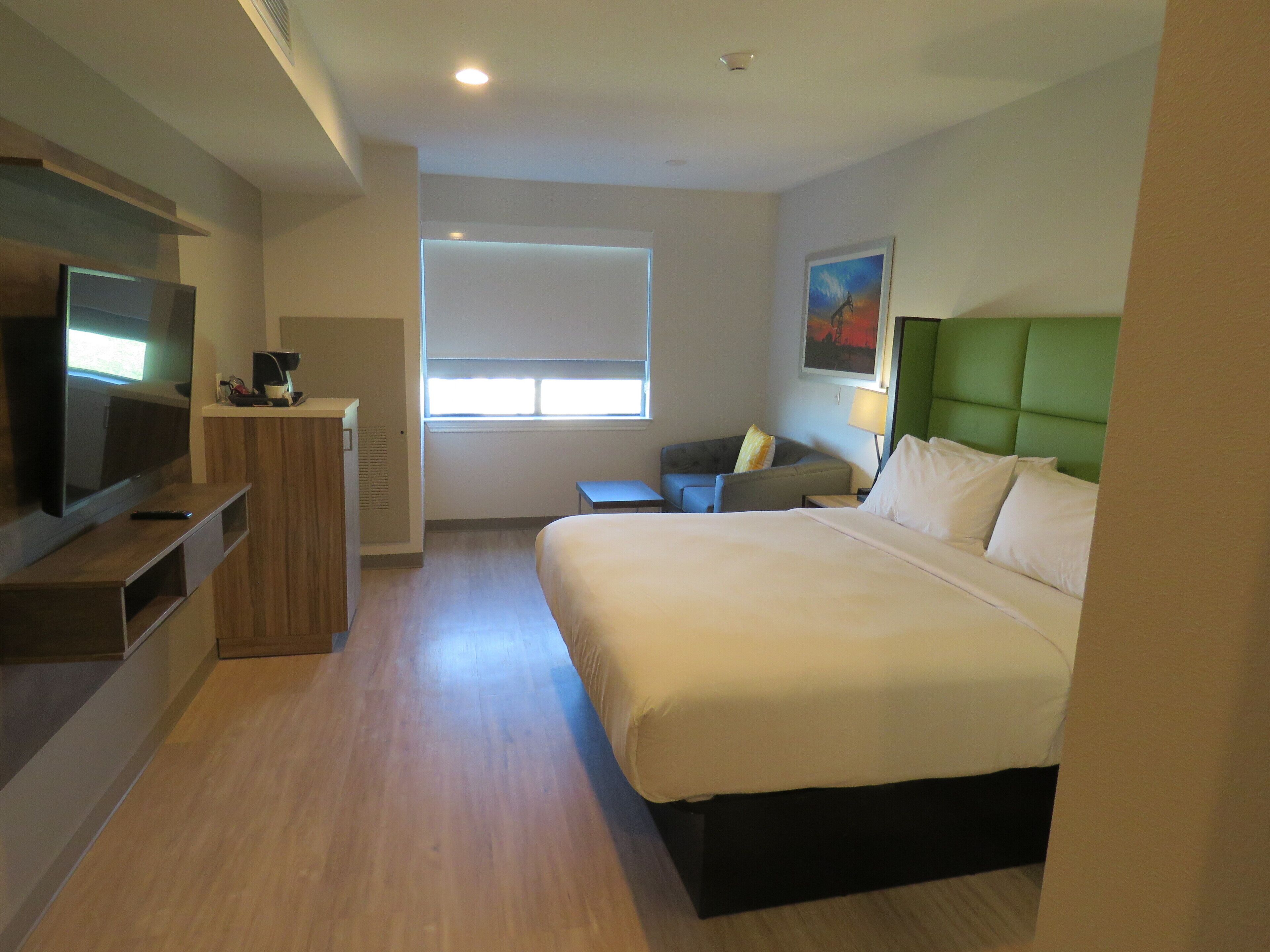 room, 1 king bed, non smoking | blackout curtains, free wifi, bed sheets