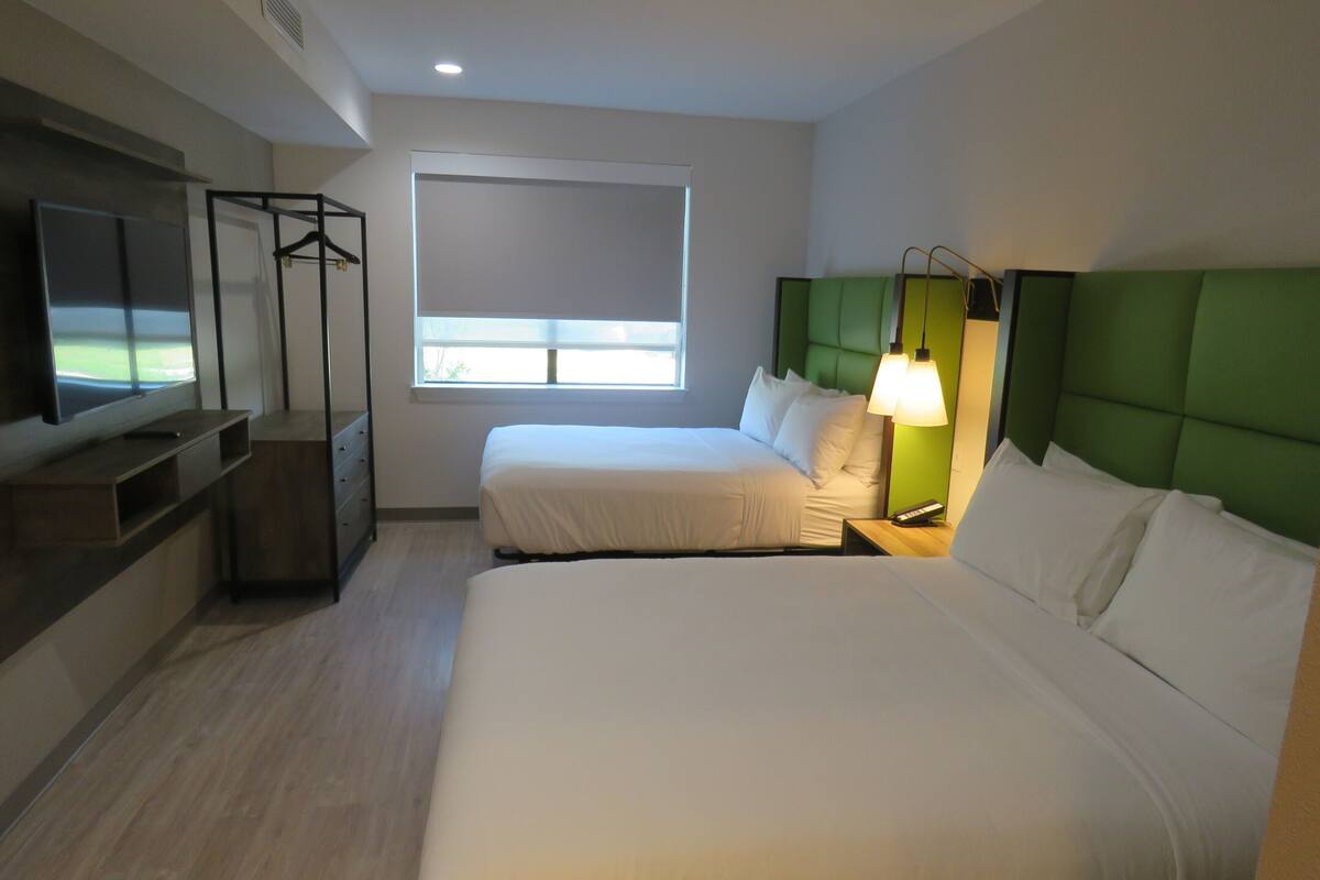 blackout curtains, free wifi, bed sheets