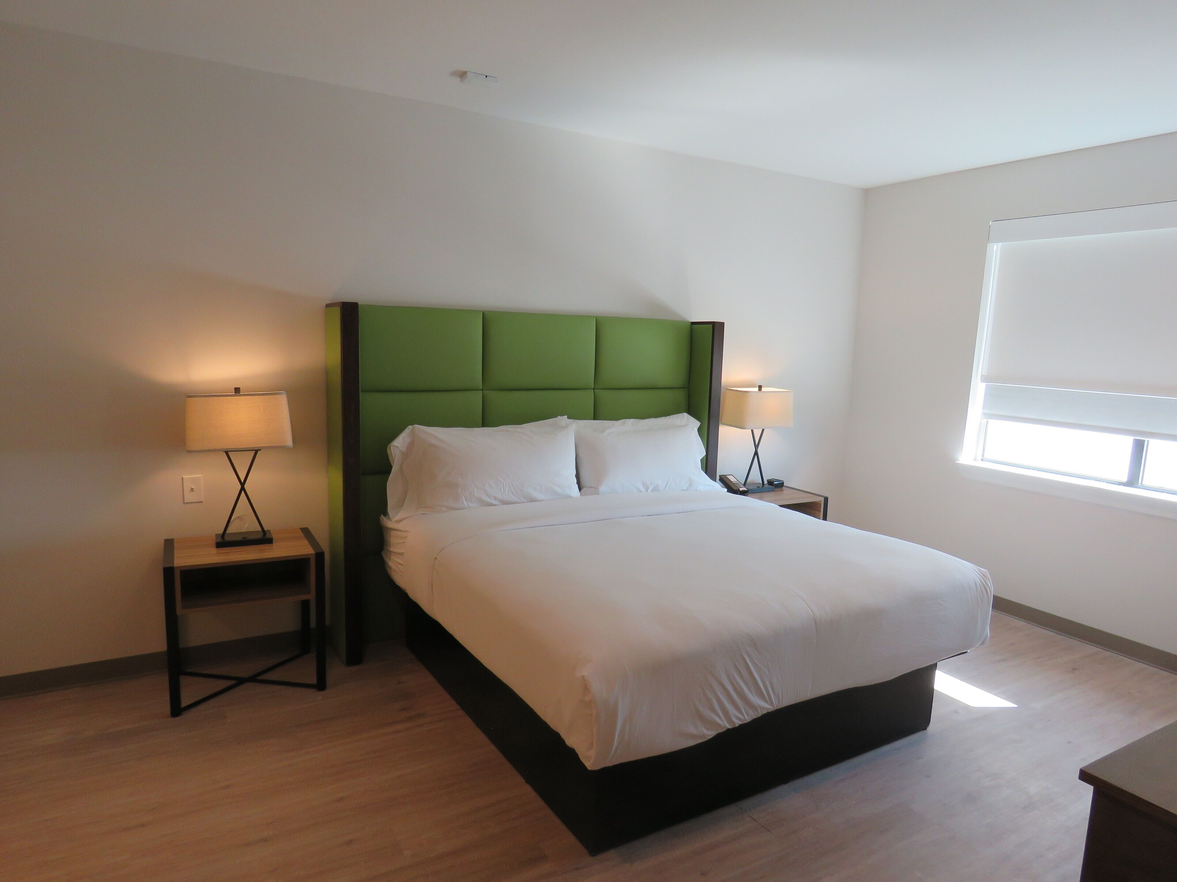 Blackout drapes, free WiFi, bed sheets