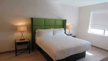 Blackout drapes, free WiFi, bed sheets