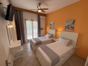 Lägenhet | Arbetsyta för laptop, ljudisolering och sängkläder