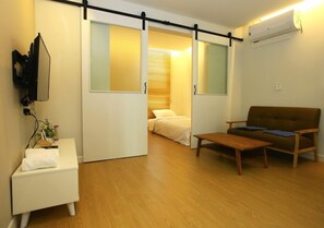 Oreum View | Living area | Flat-screen TV - Jimian (Jeju City)
