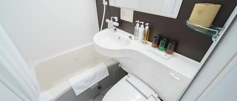 Ensemble douche/baignoire, articles de toilette gratuits, sèche-cheveux