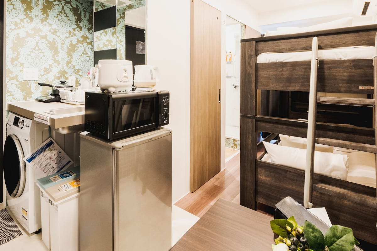 1 chambre, rideaux occultants, Wi-Fi gratuit, draps fournis