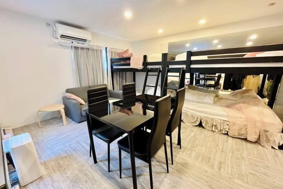 1 bedroom, blackout drapes, free WiFi, bed sheets