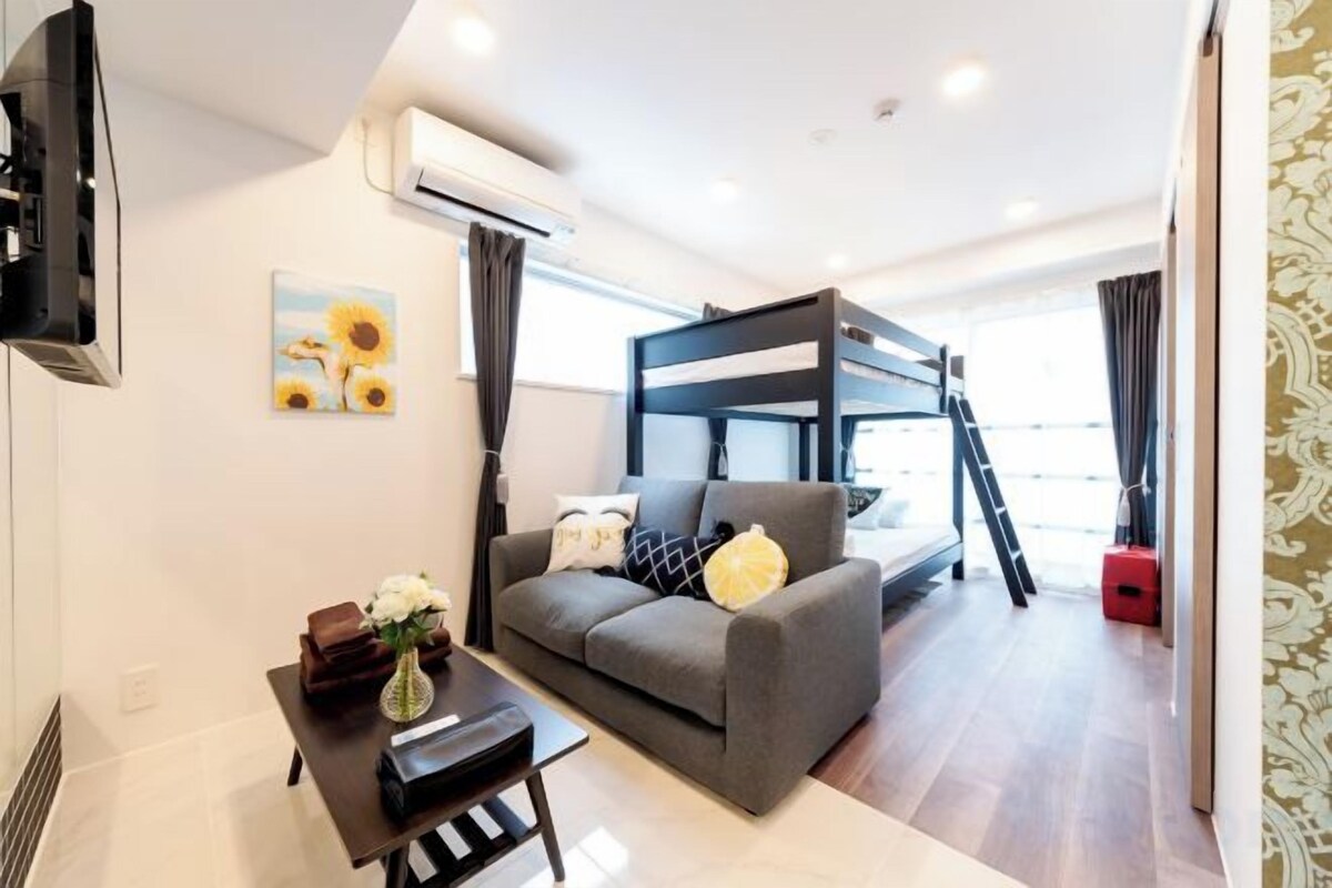 Blackout drapes, WiFi (free), bed sheets
