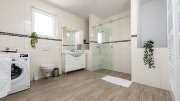 Shower, towels