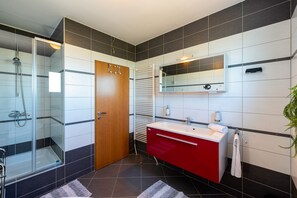 Shower, towels