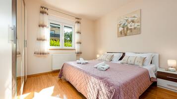 6 kamar tidur dan seprai linen
