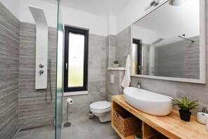 Villa, 3 Bedrooms, Private Pool, Sea View | Bathroom