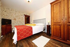 Villa, 5 Bedrooms, Private Pool, Sea View | 5 bedrooms, iron/ironing board, bed sheets - Villa Lemon (Vir)