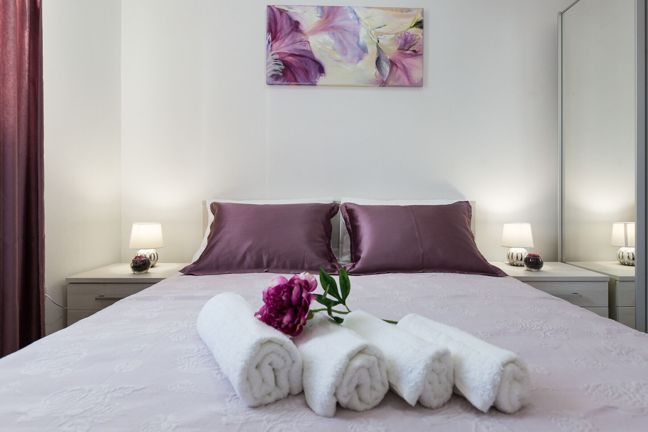 5 habitaciones, escritorio y ropa de cama 