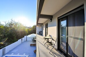 Villa, 3 Schlafzimmer, eigener Pool, Meerblick | Balkon