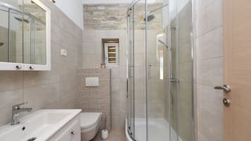 Villa, 4 Bedrooms, Private Pool, Pool View | Bathroom | Shower, towels