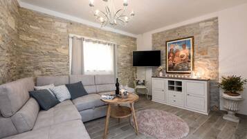 Villa, 4 Bedrooms, Private Pool, Pool View | Living room | Fireplace