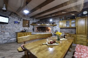 Microondas, horno, placa de cocina, lavavajillas