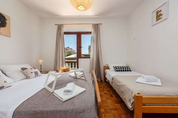 4 habitaciones y ropa de cama 