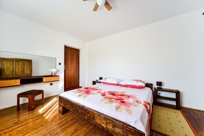 Villa, 2 chambres, piscine privée, vue piscine | 2 chambres, draps fournis