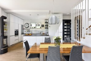 Villa, 3 Bedrooms, Private Pool, Sea View | In-room dining