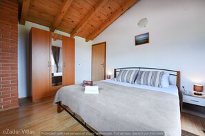 4 bedrooms, bed sheets - Villa Smilje (Posedarje)