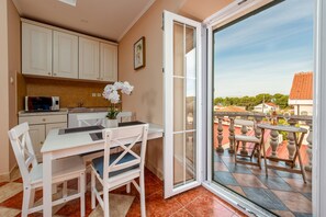 In-room dining - Villa Stocco (Preko)