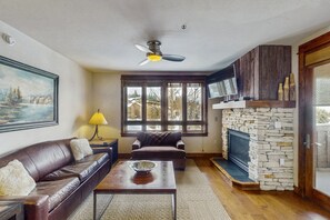 TV, fireplace, DVD player, table tennis