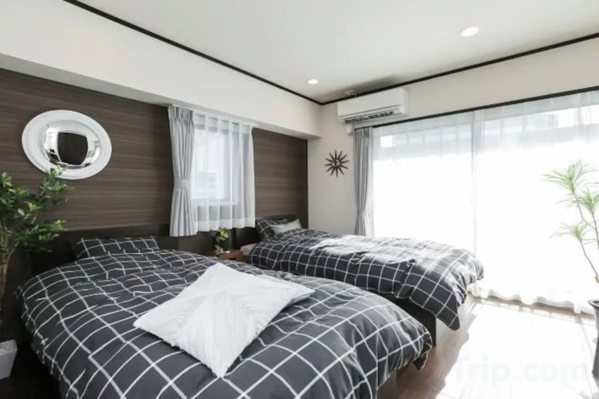 Apartment 1603