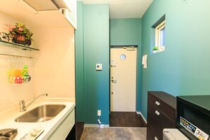 Room, 1 Bedroom (102) | Free WiFi, bed sheets - Luxe demeure Apartment (Nagoya)