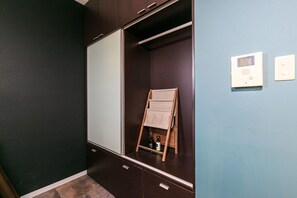 Room, 1 Bedroom (102) | Free WiFi, bed sheets - Luxe demeure Apartment (Nagoya)