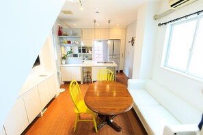 Zimmer, 3 Schlafzimmer (2A) | Essbereich im Zimmer