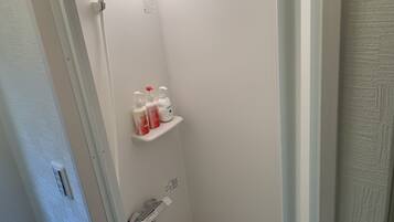 Shower kamar mandi