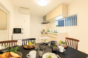 Zimmer | Essbereich im Zimmer