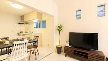 Room | Iron/ironing board, bed sheets