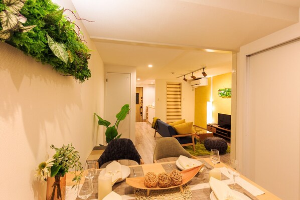 Room | Iron/ironing board, bed sheets