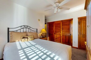 3 habitaciones, tabla de planchar con plancha, internet y ropa de cama 