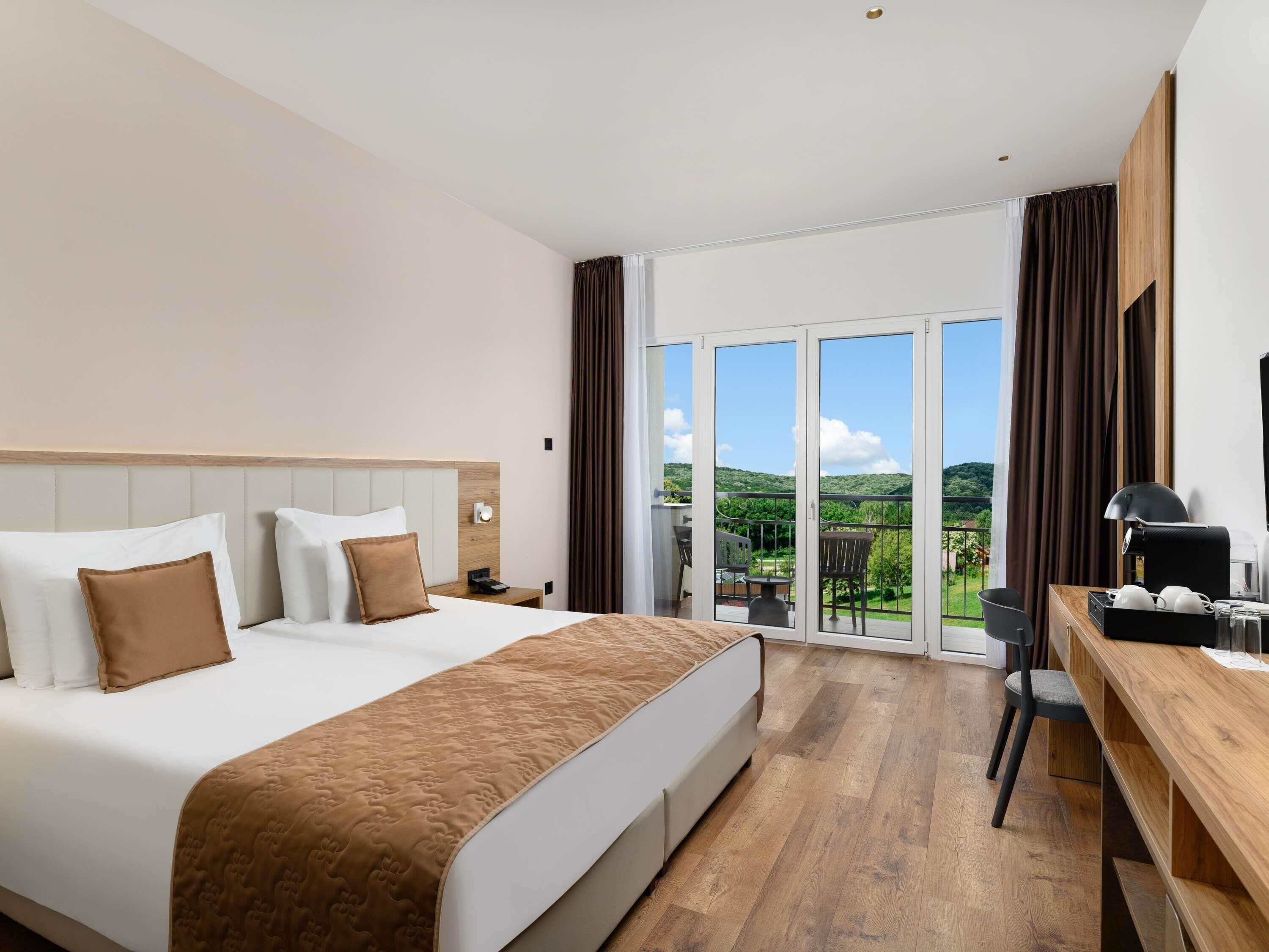 Sengetøy i egyptisk bomull, sengetøy av topp kvalitet og safe på rommet