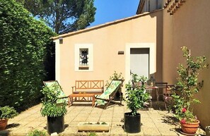 Terrace/patio - Gite near Avignon  (Sorgues)