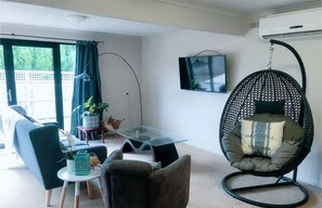 Smart TV, fireplace - NORFOLK COTTAGE large central house free wifi (Warrnambool)