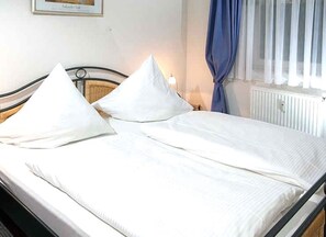 1 Schlafzimmer, Reisekinderbett, WLAN, Bettwäsche