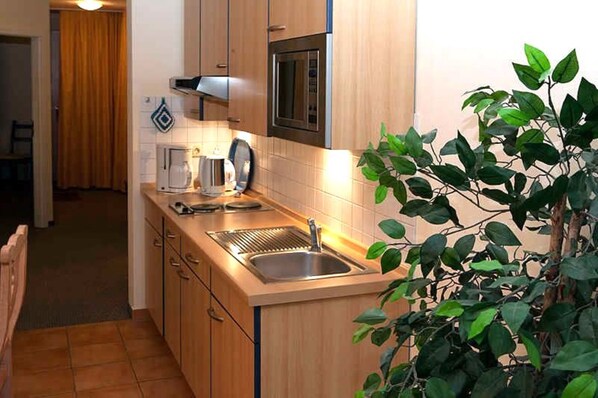 Unclassified image, 1 of 14, button