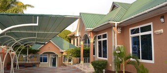 ทริปเปิ้ล J รีสอร์ท