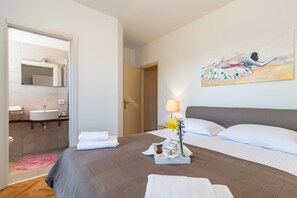 House, 3 Bedrooms | 3 bedrooms, iron/ironing board, free WiFi, bed sheets